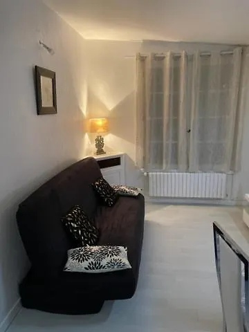 Appartement T2 Port Et Plage A Pied Avec Parking Sanary-sur-Mer Apartment